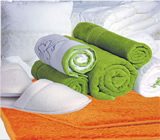 Cama, mesa e banho em Palmas